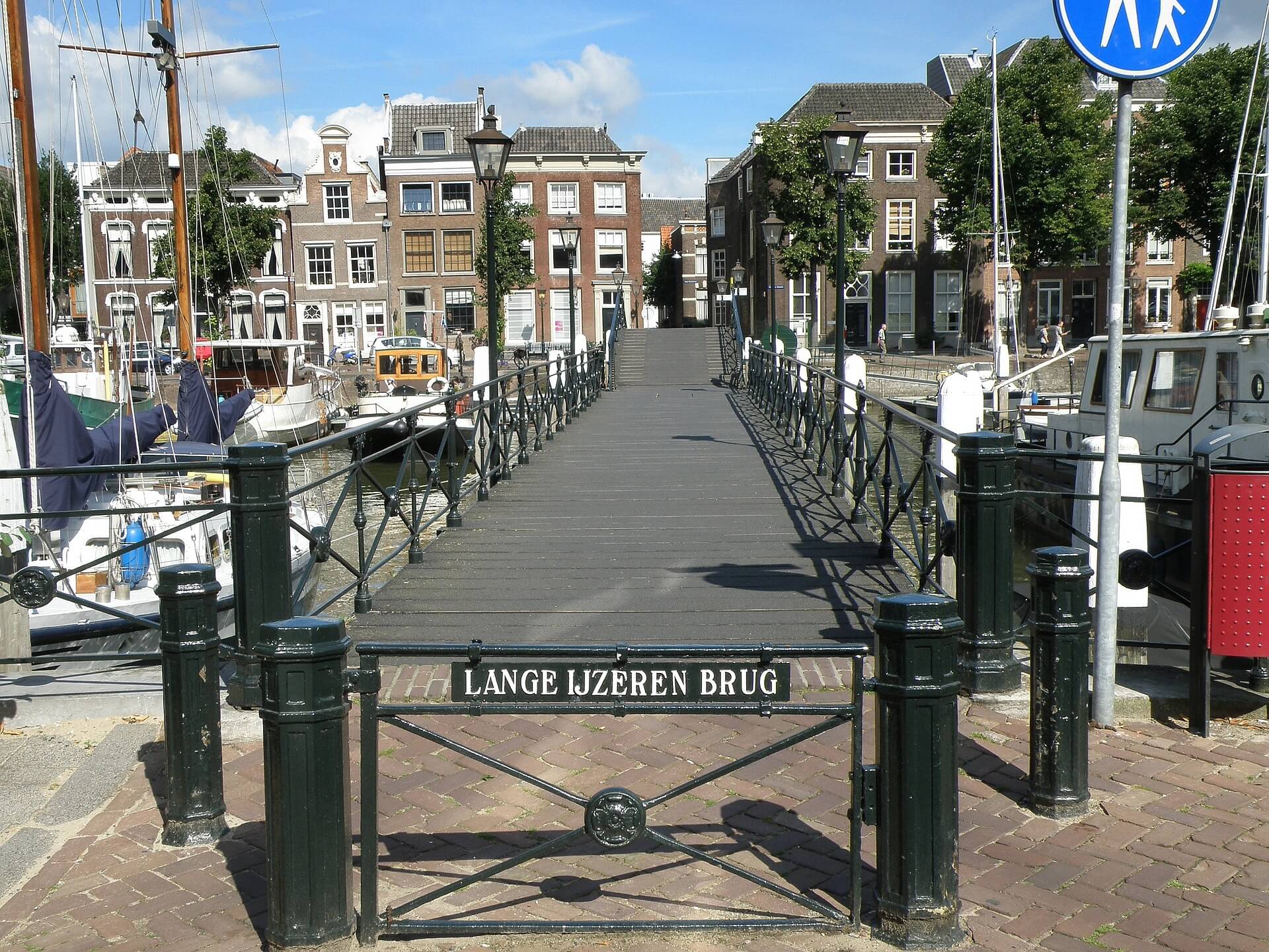 Foto van een brug in Dordrecht