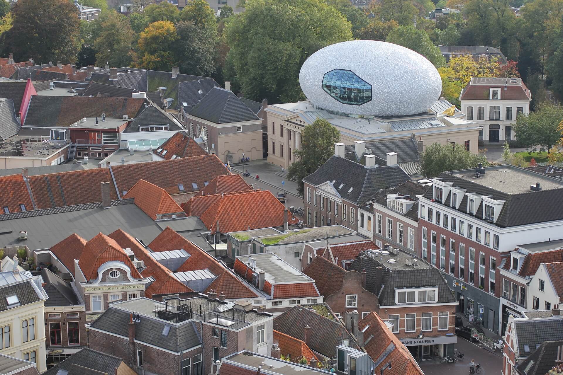 Foto van Zwolle van bovenaf met het stadscentrum