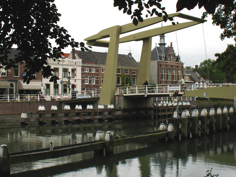 Container huren Nieuwegein Brug in Nieuwegein