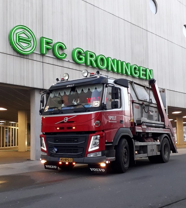 Truck van Spelt voor FC Groningen Euroborg kleiner