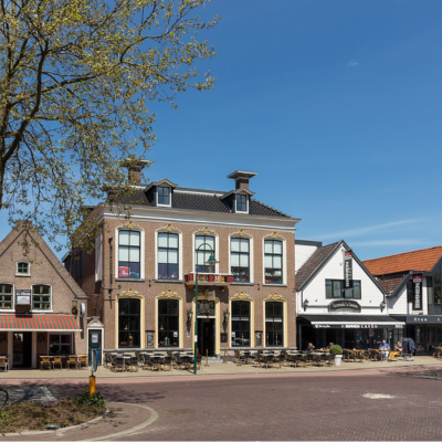 Container huren Drachten Een bekend gebouw uit Drachten op de foto