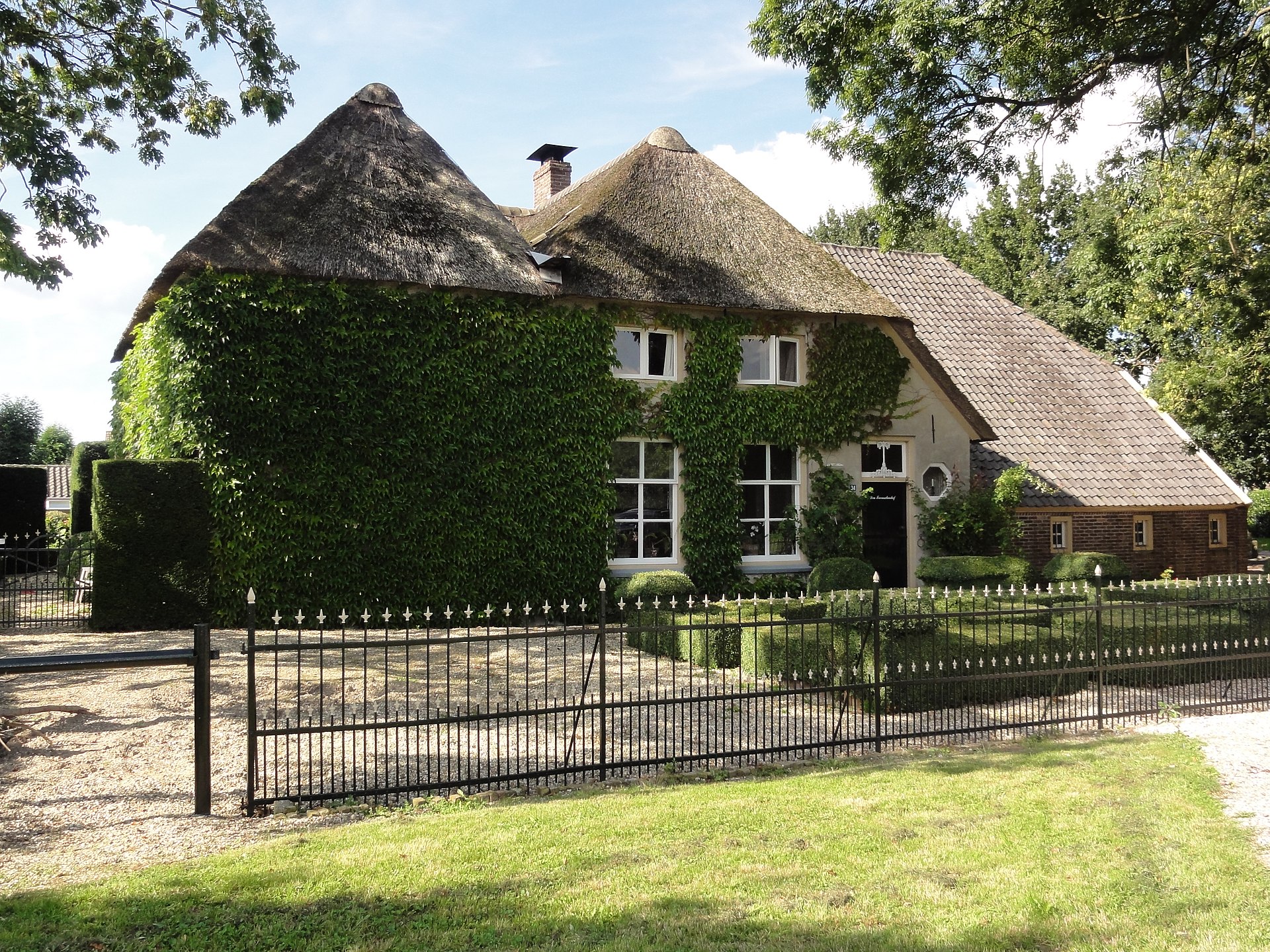 Een huis in het dorpje Ewijk