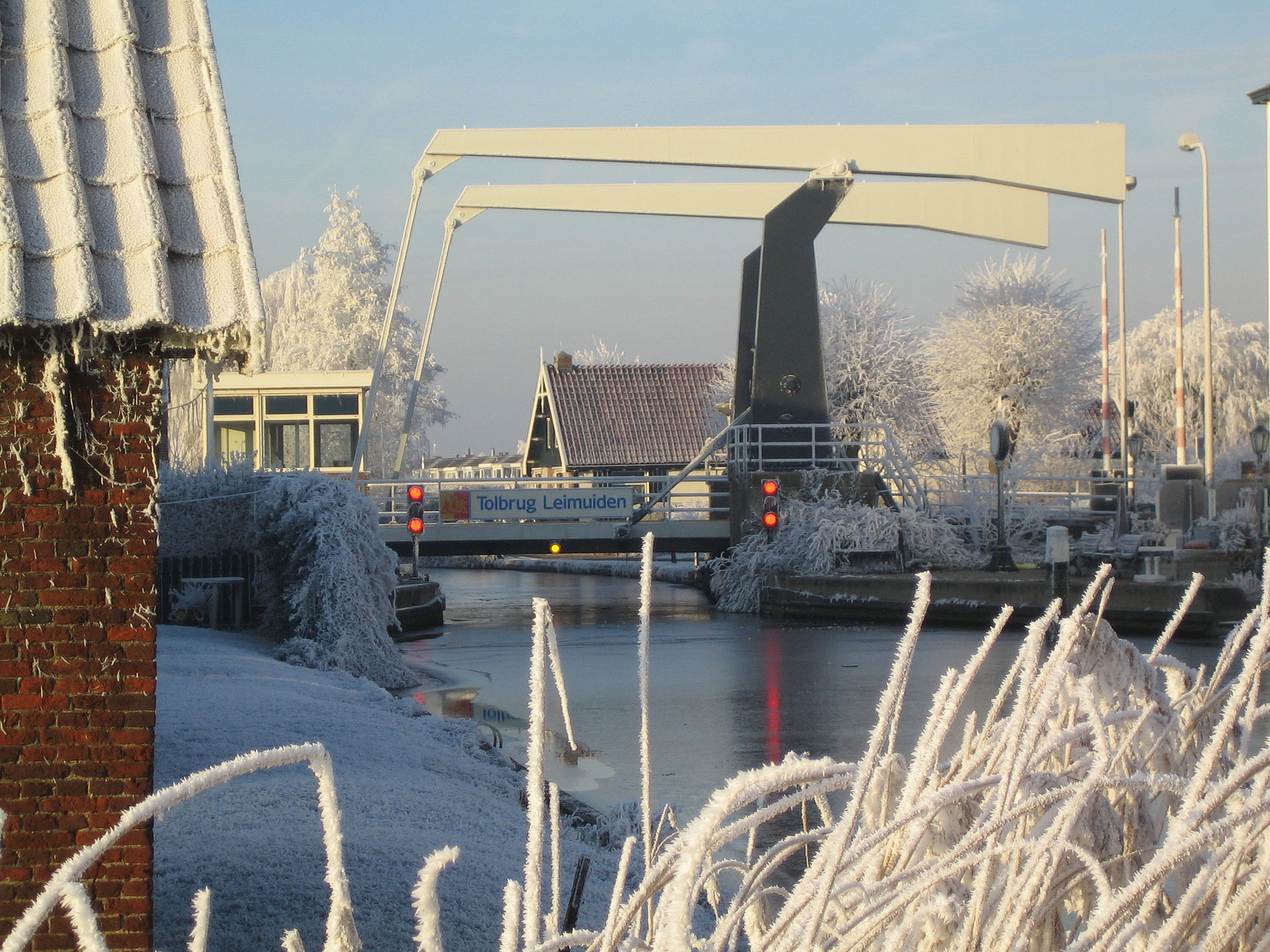 Rolbrug in 2007 onder de sneeuw in leimuiden